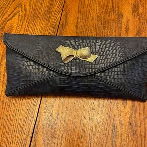 Lily Pulitzer Navy Snakeskin Clutch with Bow Snap